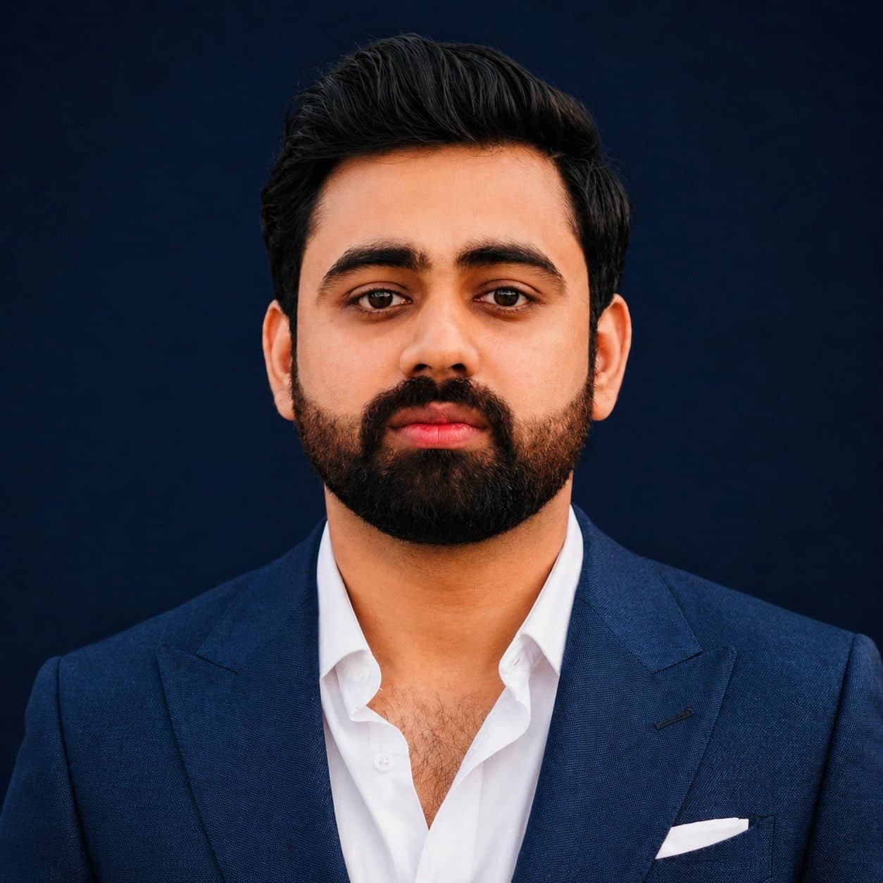 Mian Roshan, مطور واجهات متكاملة أول at Coders & Co